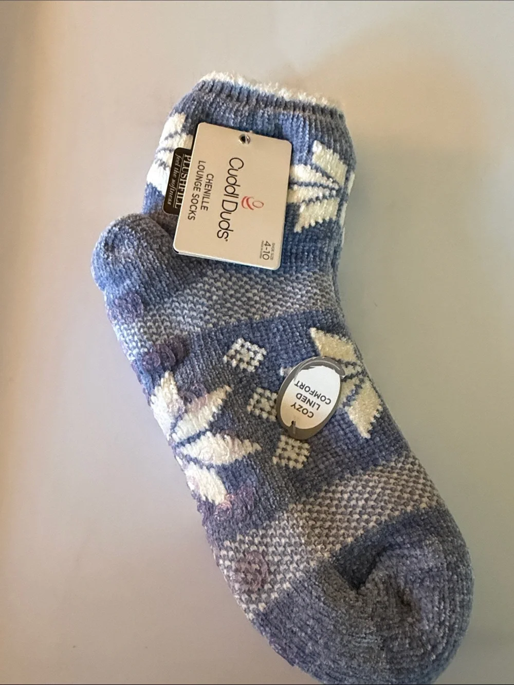 NWT CUDDL DUDS Cozy Tempest Blue and Ivory Snowflake Lined Chenille Crew Socks